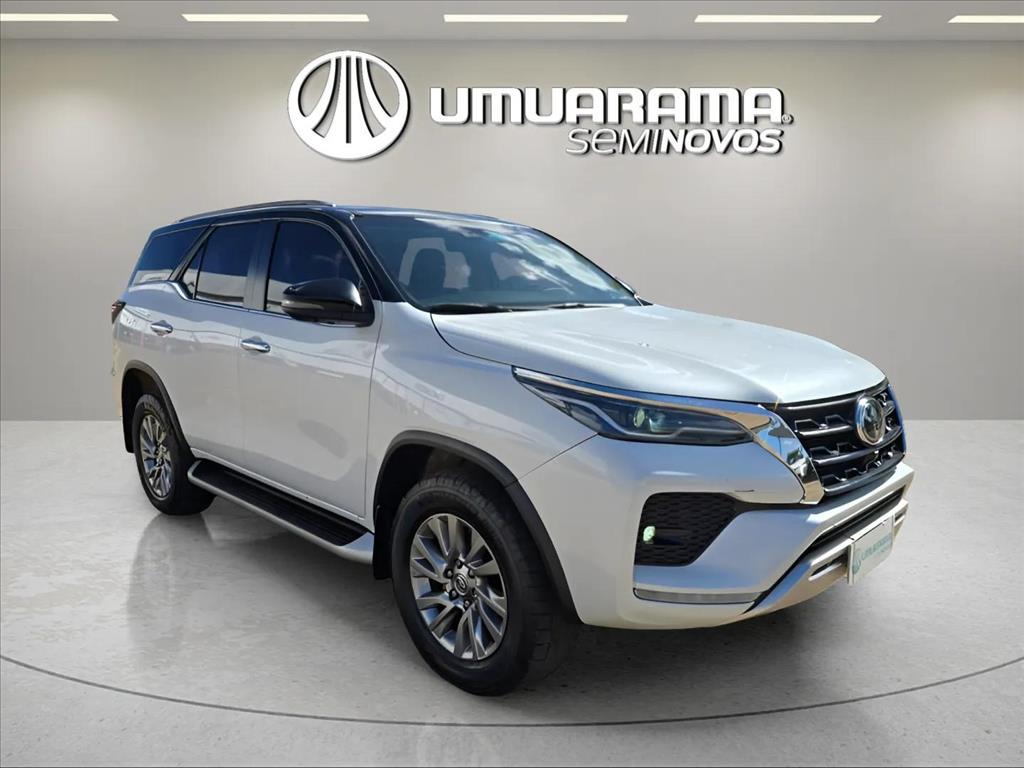 HILUX 2.8 D-4D TURBO DIESEL CD SRX 4X4 AUTOMÁTICO1
