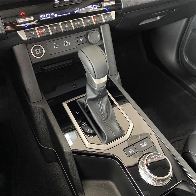 Mitsubishi-TRITON-2.4 BITURBO DIESEL CD HPE-S 4X4 AUTOMÁTICO