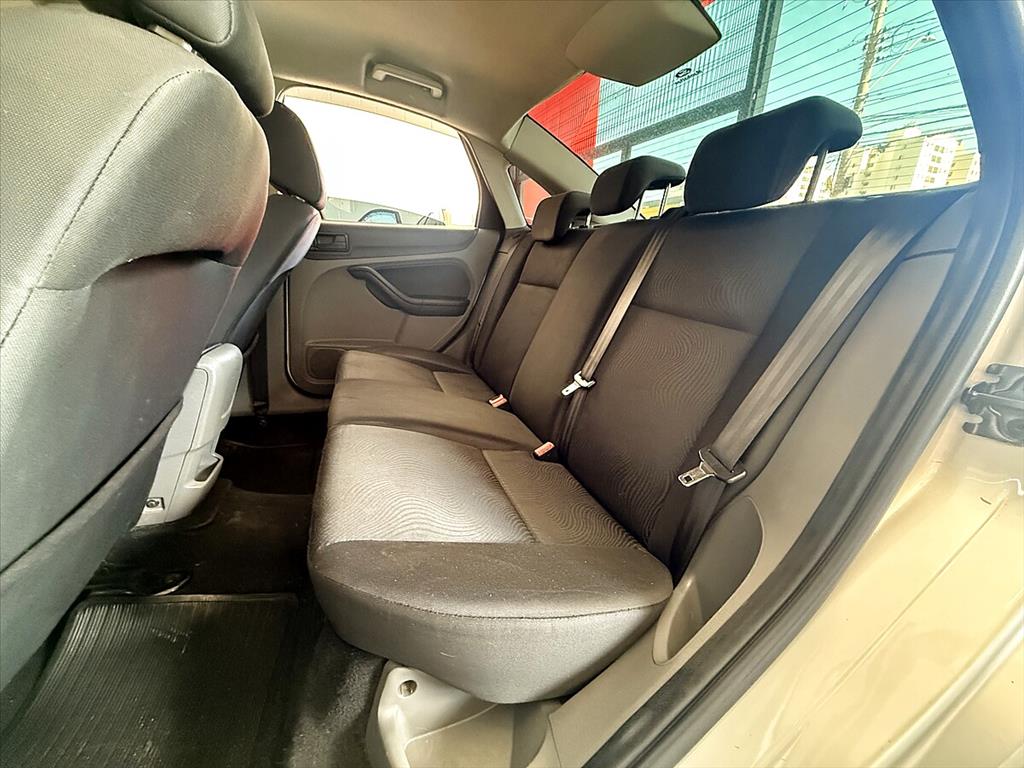 Ford Focus - 2.0 GLX SEDAN 16V FLEX 4P AUTOMÁTICO