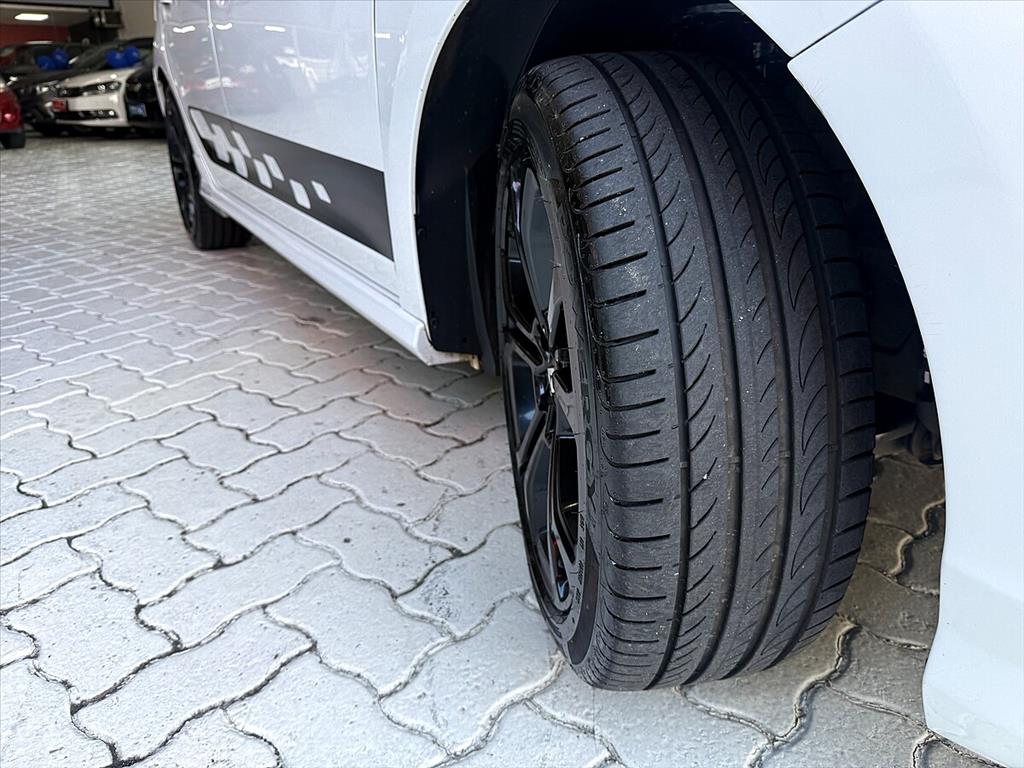 Renault Sandero - 2.0 16V HI-FLEX RS MANUAL