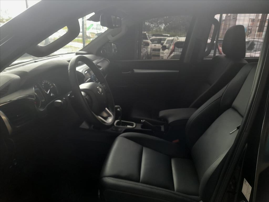 HILUX 2.8 D-4D TURBO DIESEL CD SRX 4X4 AUTOMÁTICO10