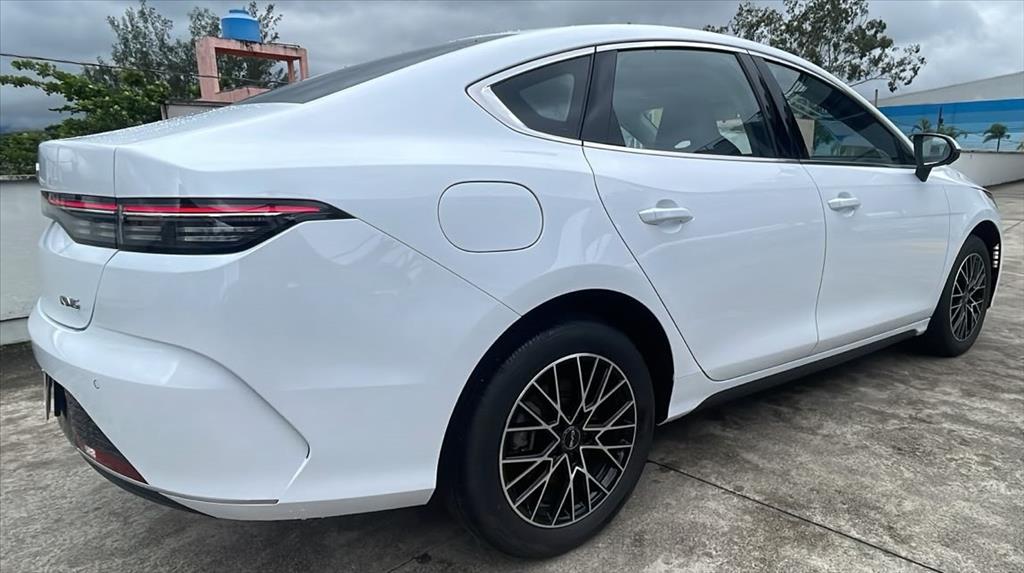 KING 1.5 DM-I PHEV GS AUTOMÁTICO4