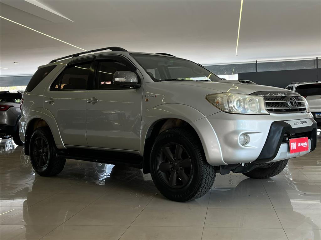HILUX SW4 3.0 SRV 4X4 7 LUGARES 16V TURBO INTERCOOLER DIESEL 4P AUTOMÁTICO