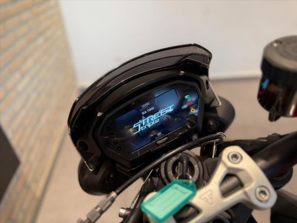 TRIUMPH-STREET-TRIPLE 765 RS