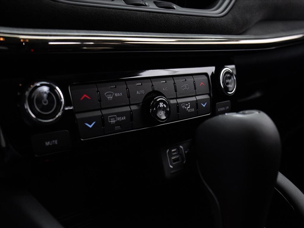 COMMANDER 1.3 T270 TURBO FLEX LIMITED AT616