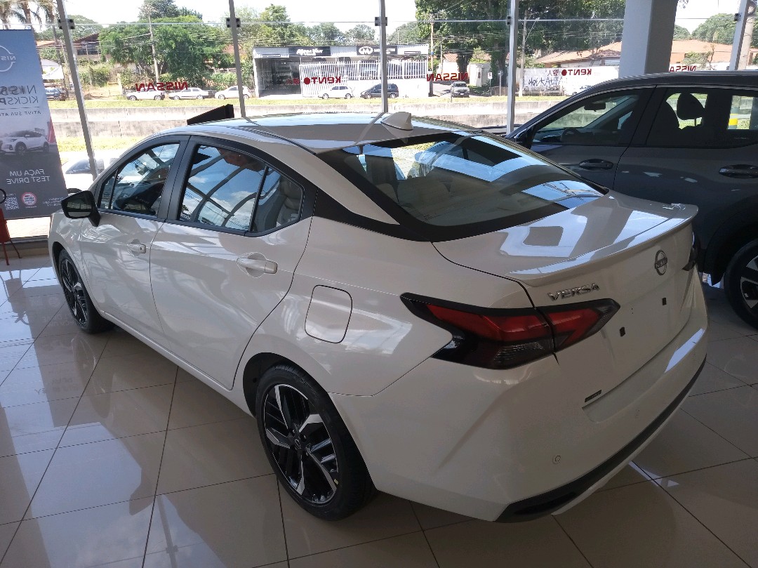 VERSA 1.6 16V FLEX EXCLUSIVE XTRONIC5