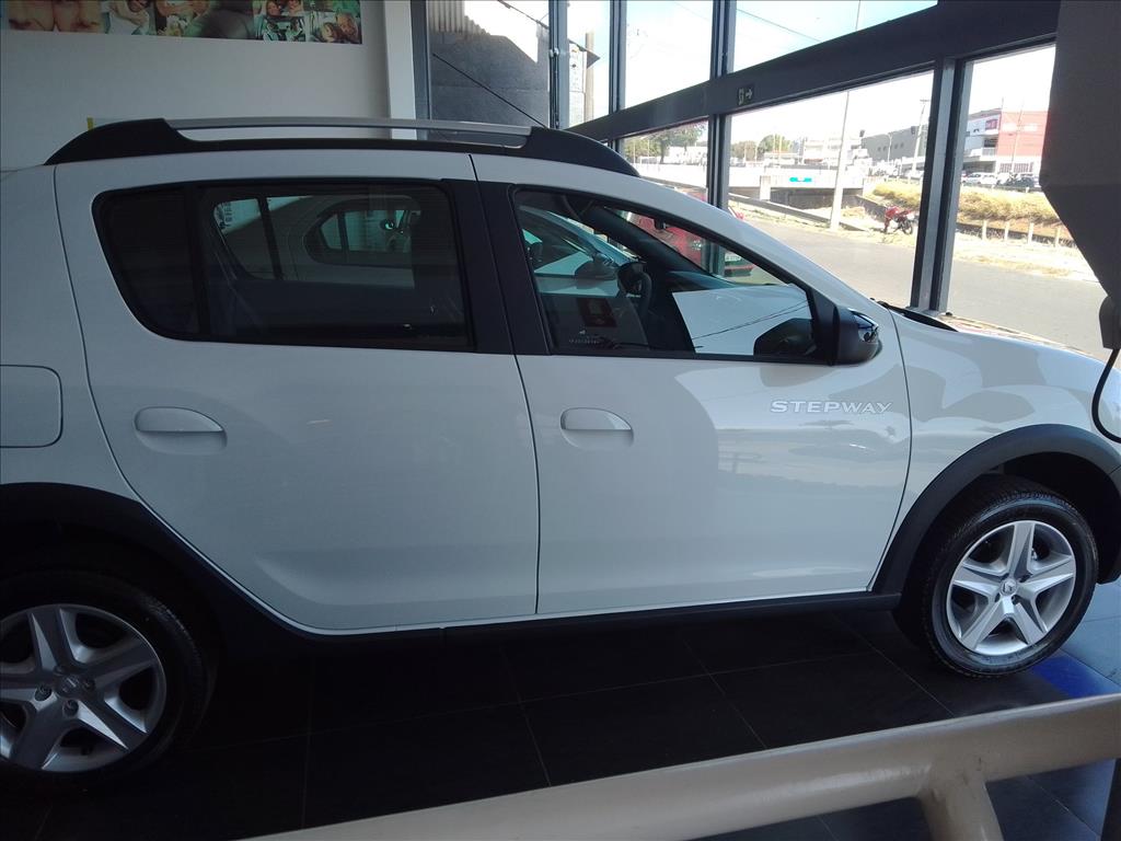 SANDERO 1.6 16V SCE FLEX STEPWAY ZEN MANUAL SANDERO 1.6 16V SCE FLEX STEPWAY ZEN MANUAL