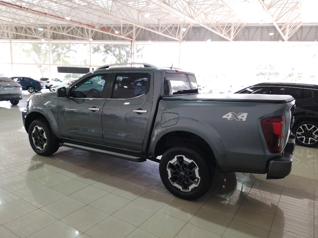 Nissan-FRONTIER-2.3 16V TURBO DIESEL PLATINUM CD 4X4 AUTOMÁTICO