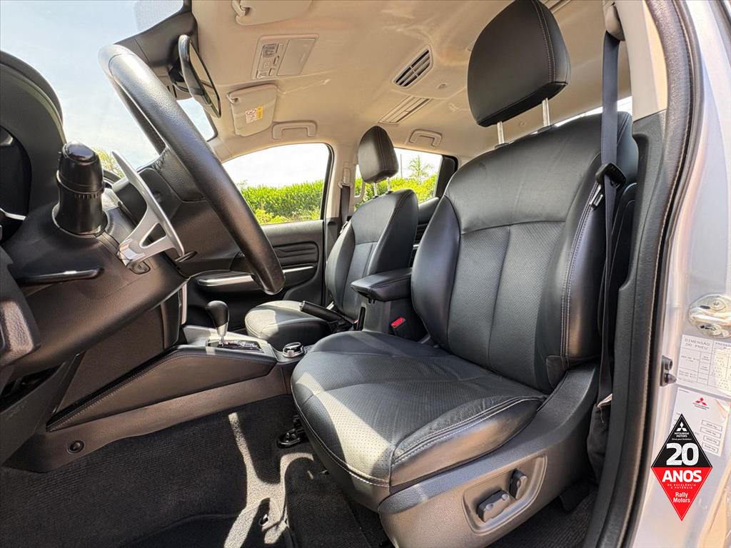 Mitsubishi-L200 TRITON-2.4 16V TURBO DIESEL SPORT HPE-S CD 4P 4X4 AUTOMÁTICO