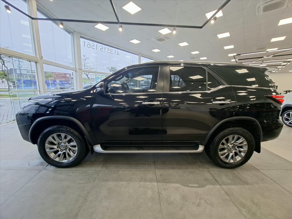 HILUX SW4 2.8 D-4D TURBO DIESEL SRX 7L 4X4 AUTOMÁTICO5