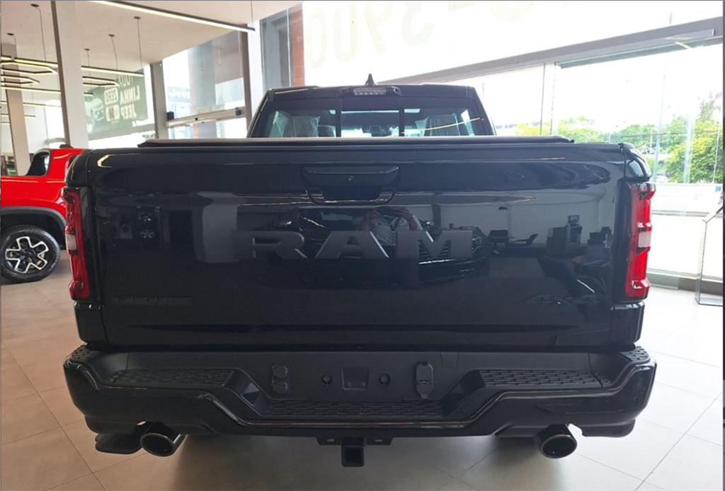 1500 3.0 HURRICANE 6 BITURBO GASOLINA RHO CD 4X4 AUTOMÁTICO3