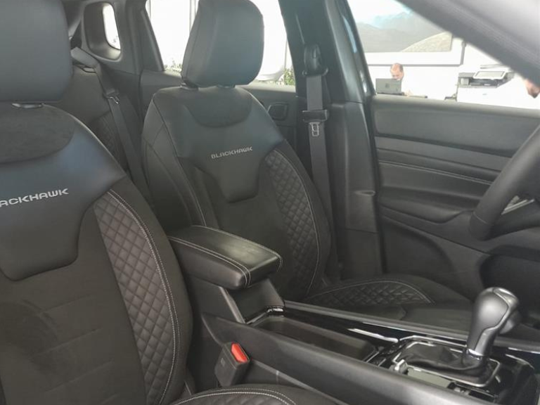 COMPASS 2.0 HURRICANE 4 TURBO GASOLINA BLACKHAWK AT910