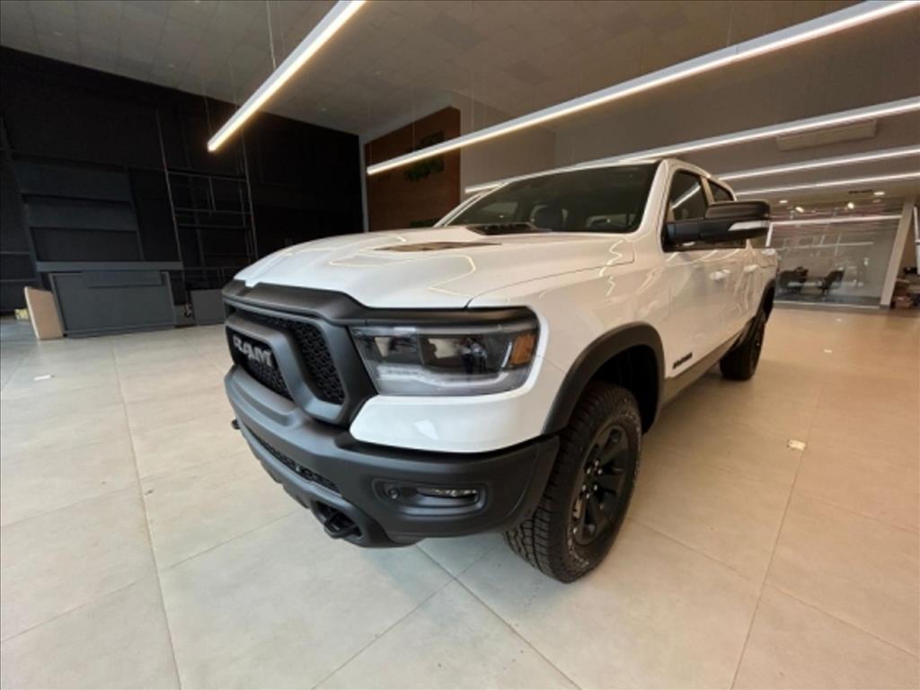 1500 5.7 V8 GASOLINA REBEL CD 4X4 AUTOMÁTICO2