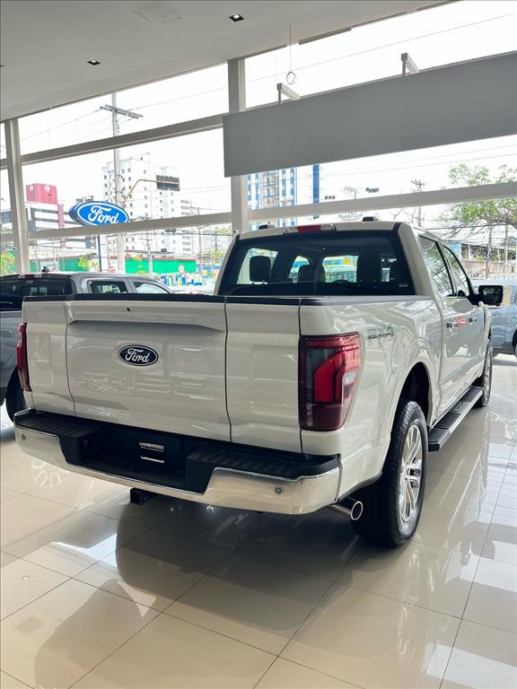 Ford-F-150-5.0 V8 GASOLINA CD LARIAT FX4 AUTOMÁTICO