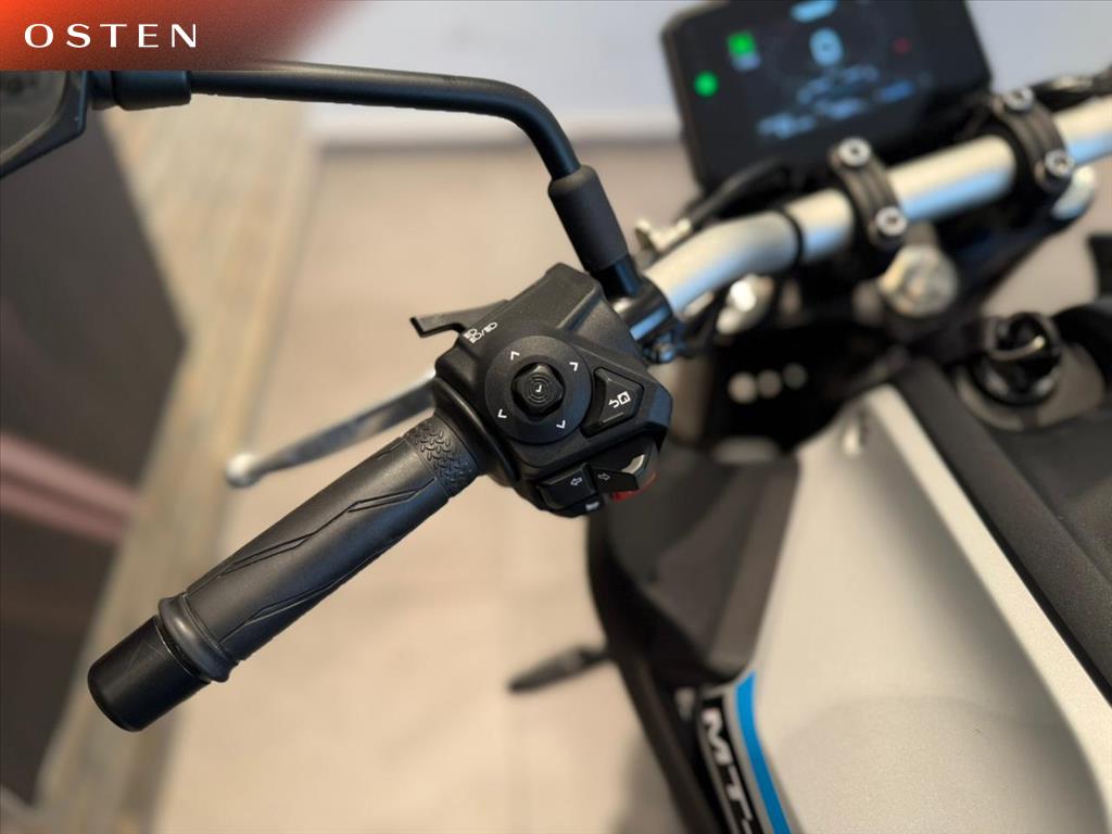 YAMAHA-MT-07-CONNECTED ABS
