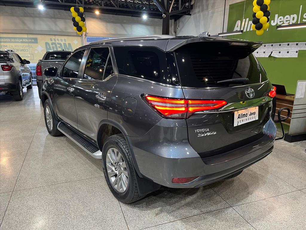 HILUX SW4 2.8 D-4D TURBO DIESEL SRX 4X4 AUTOMÁTICO7