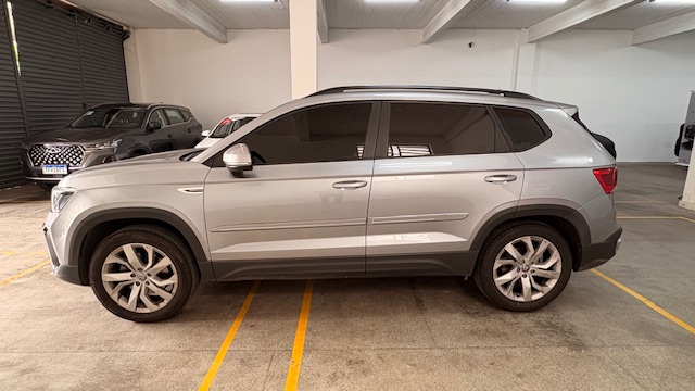 VW - Volkswagen-TAOS-1.4 250 TSI TOTAL FLEX COMFORTLINE AUTOMÁTICO