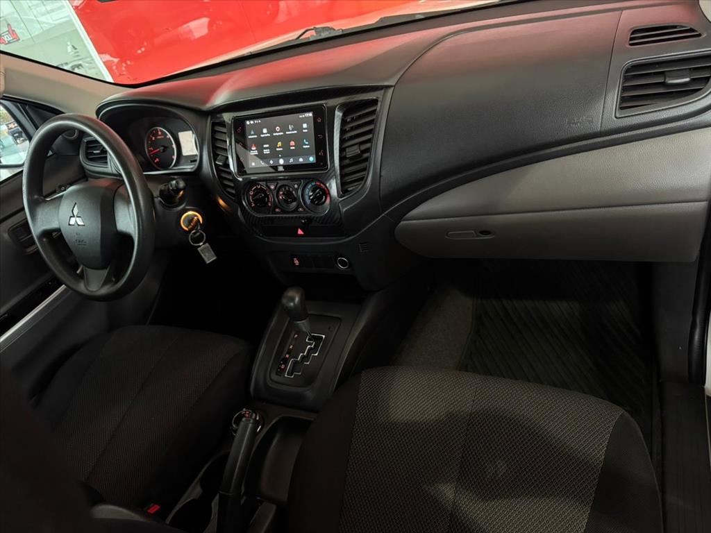 Mitsubishi-L200 TRITON-2.4 16V TURBO DIESEL OUTDOOR GLS CD 4X4 AUTOMÁTICO