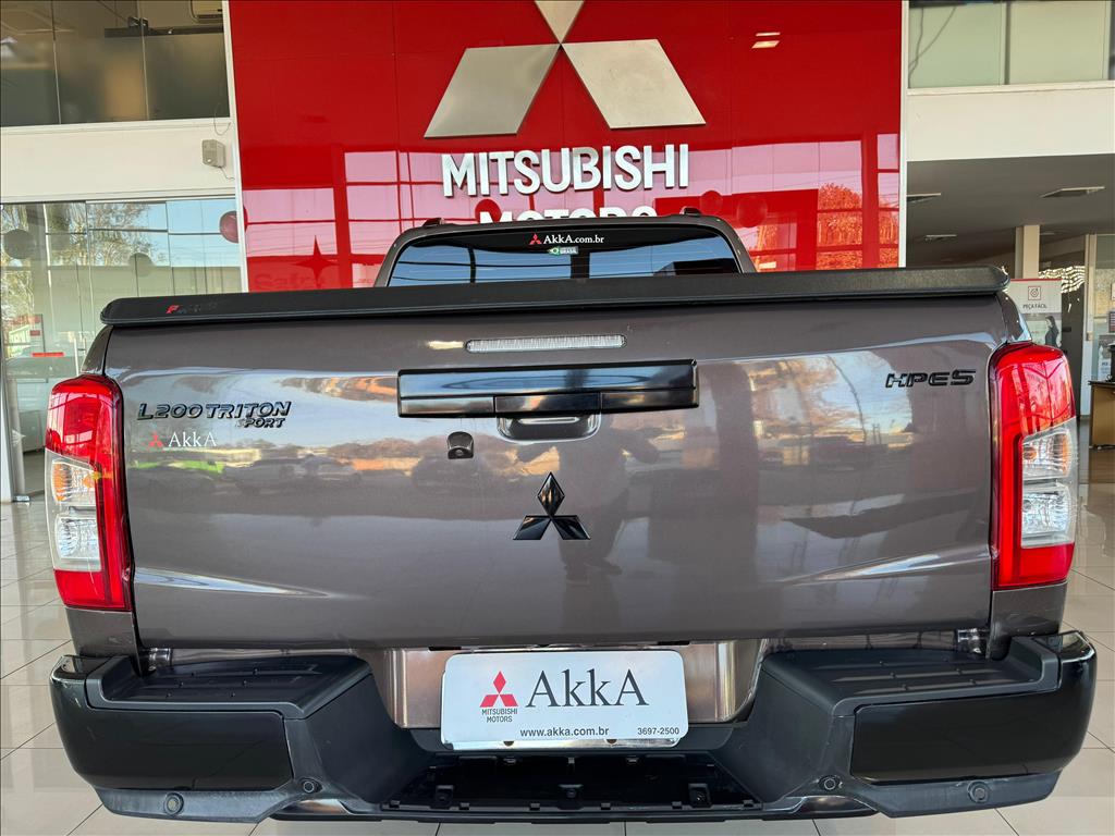 Mitsubishi-L200 TRITON-2.4 16V TURBO DIESEL SPORT HPE-S CD 4P 4X4 AUTOMÁTICO