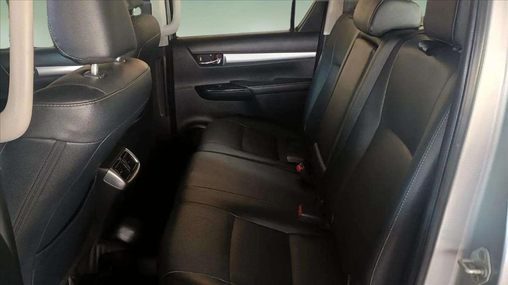 HILUX 2.8 D-4D TURBO DIESEL CD SRX 4X4 AUTOMÁTICO7
