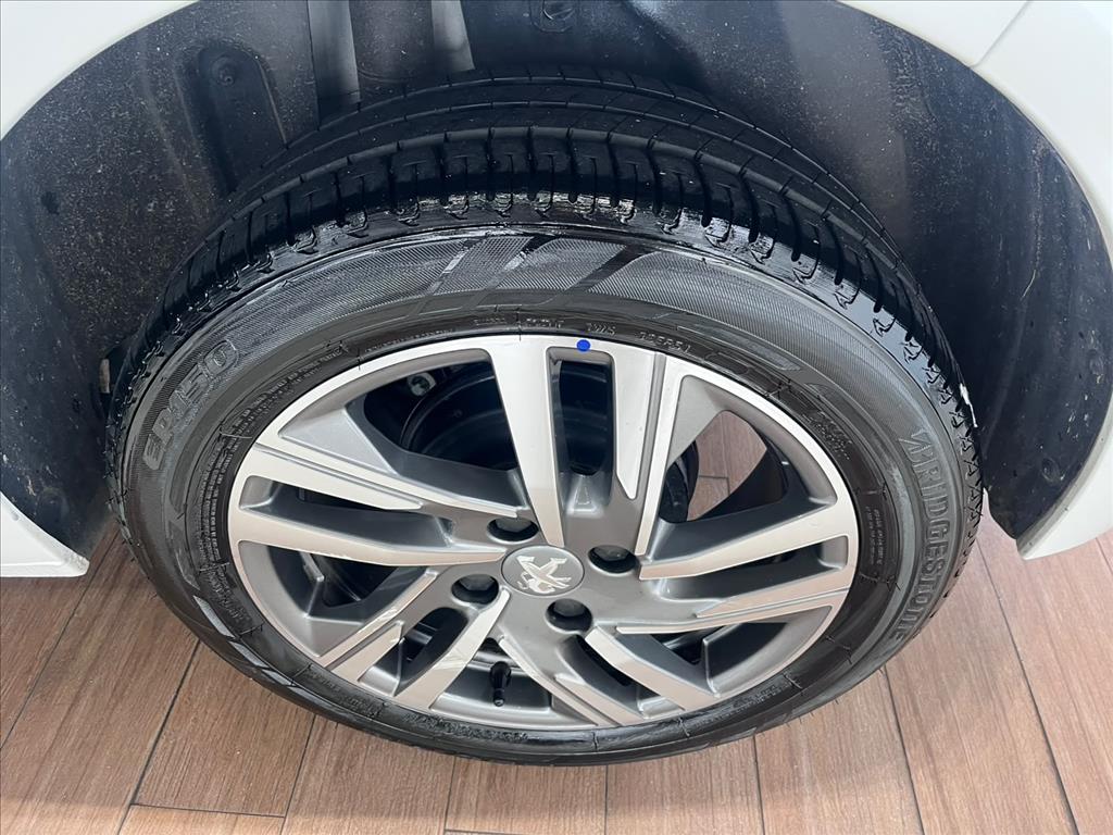 Peugeot-208-1.6 16V FLEX ALLURE AT6