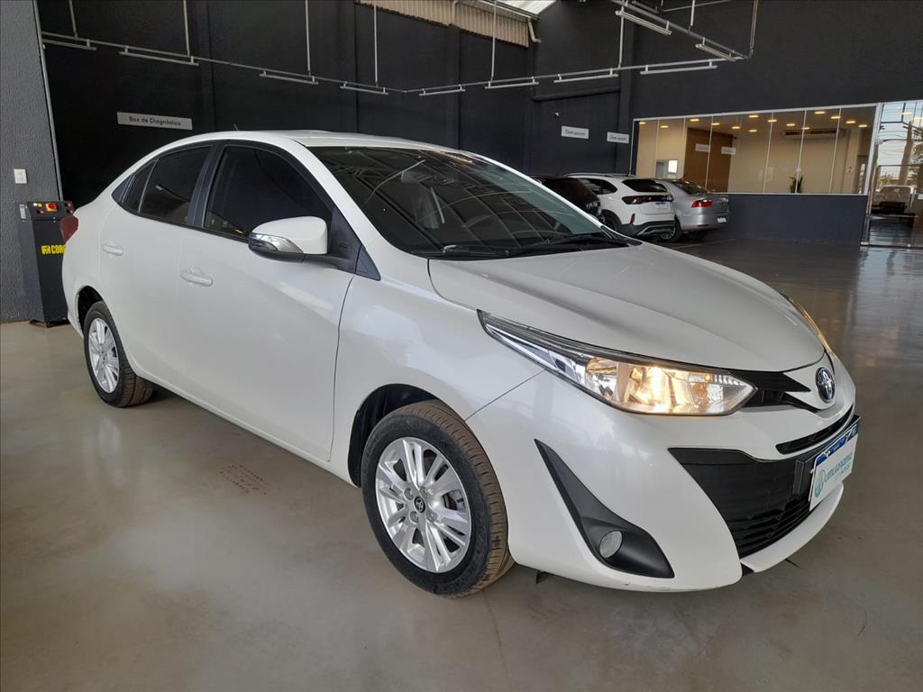 YARIS 1.5 16V FLEX SEDAN XL PLUS TECH MULTIDRIVE