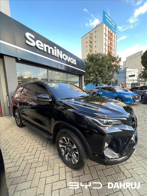 HILUX 2.8 D-4D TURBO DIESEL CD SRX 4X4 AUTOMÁTICO2