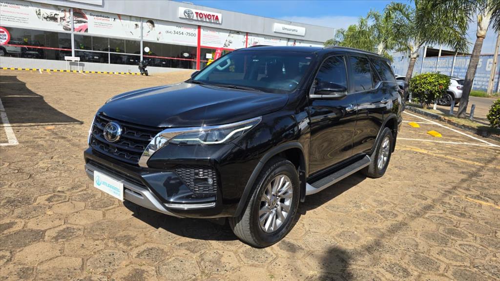HILUX SW4 2.8 D-4D TURBO DIESEL SRX 7L 4X4 AUTOMÁTICO10