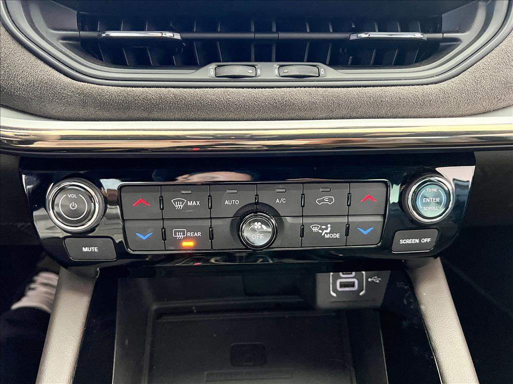 COMMANDER 1.3 T270 TURBO FLEX OVERLAND AT6