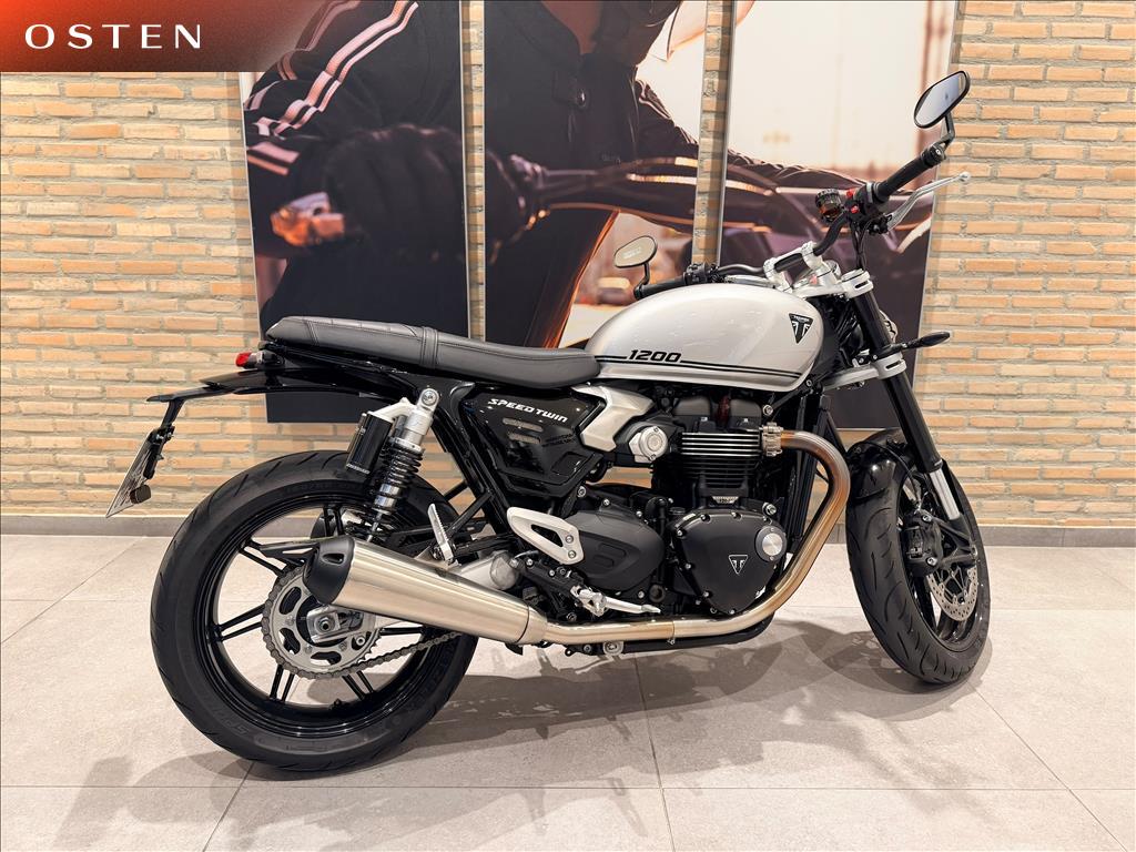 TRIUMPH-SPEED-TWIN