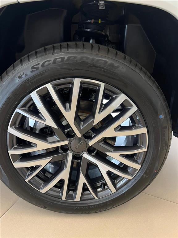 COMMANDER 2.2 TURBO DIESEL OVERLAND AT912