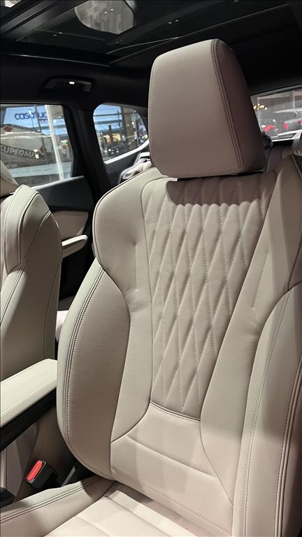 iX1 ELÉTRICO XDRIVE30 M SPORT4