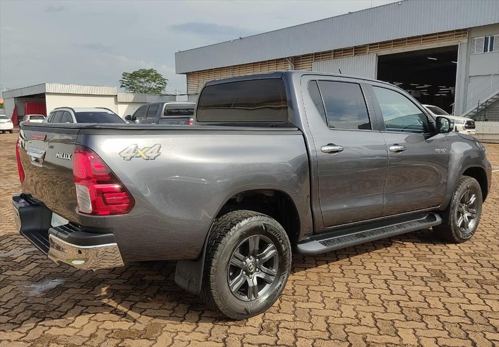 HILUX 2.8 D-4D TURBO DIESEL CD SR 4X4 AUTOMÁTICO3