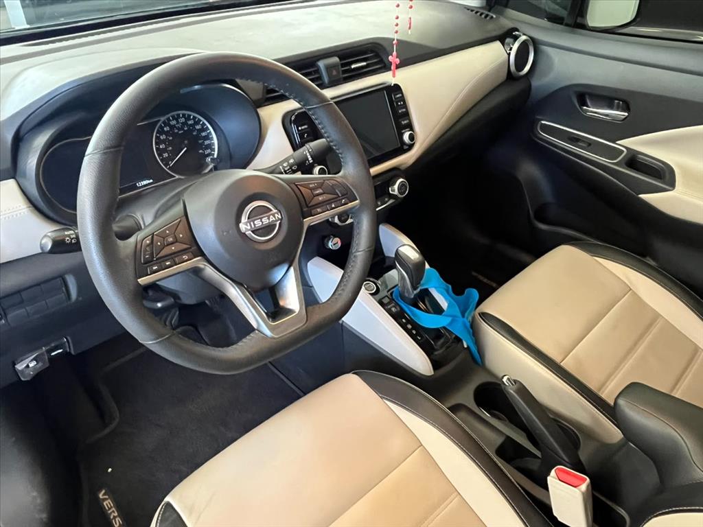 Nissan-VERSA-1.6 16V FLEX EXCLUSIVE XTRONIC