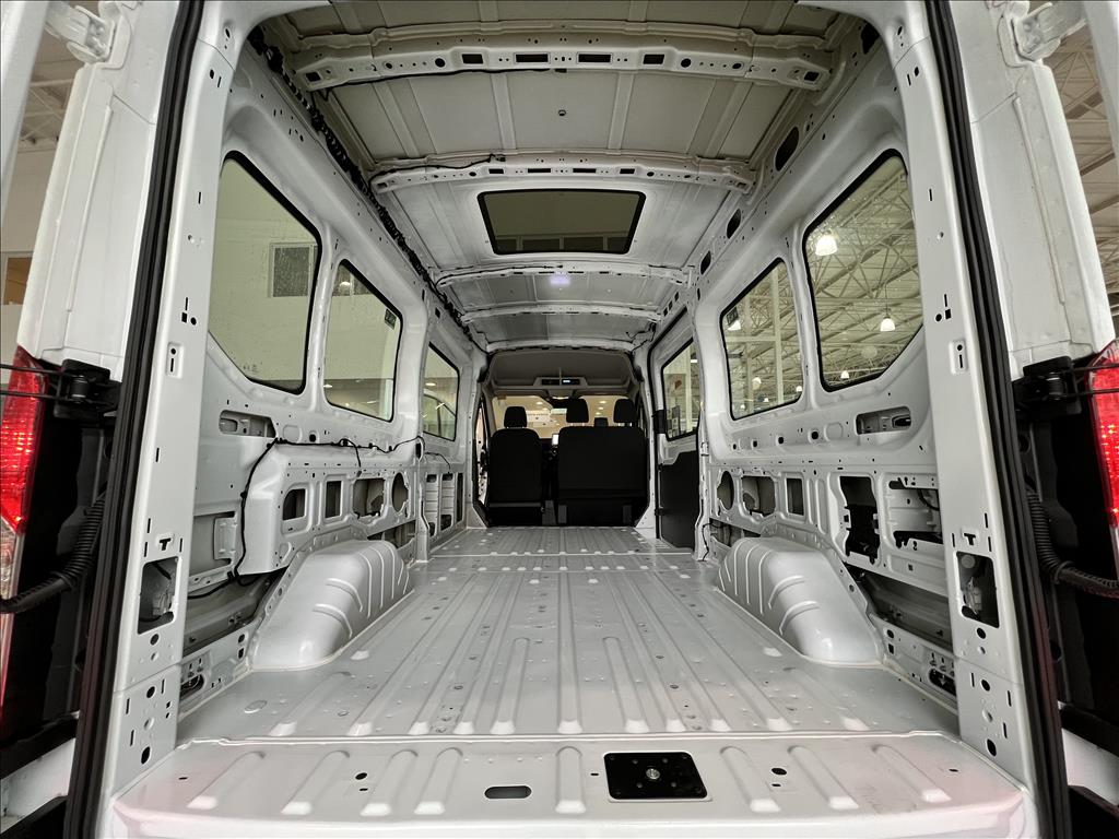TRANSIT 2.0 ECOBLUE DIESEL MINIBUS VIDRADA MANUAL TRANSIT 2.0 ECOBLUE DIESEL MINIBUS VIDRADA MANUAL