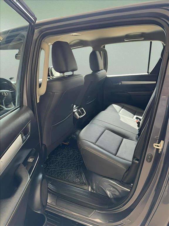 HILUX 2.8 D-4D TURBO DIESEL CD SRV 4X4 AUTOMÁTICO11