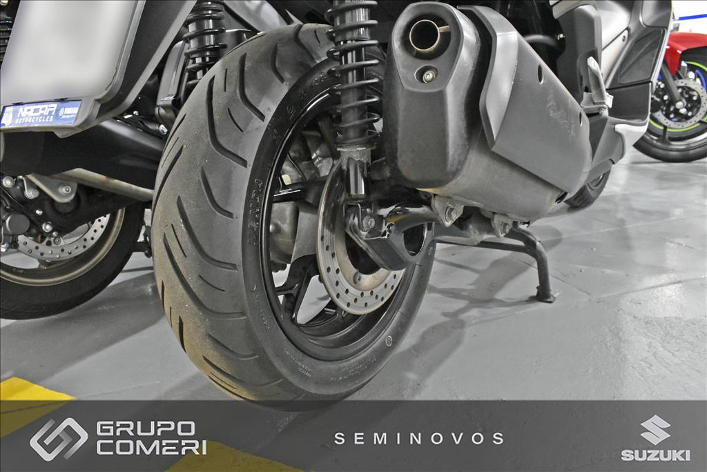 XMAX 250 CONNECTED ABS6