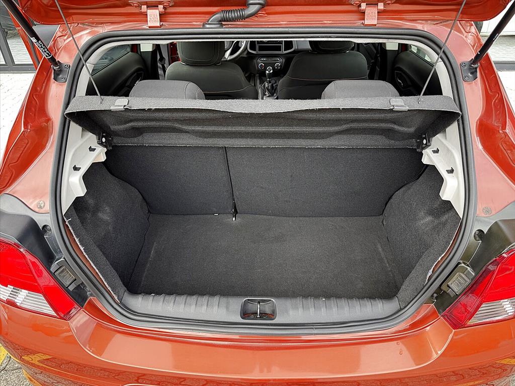 Chevrolet Onix - 1.0 MPFI LT 8V FLEX 4P MANUAL