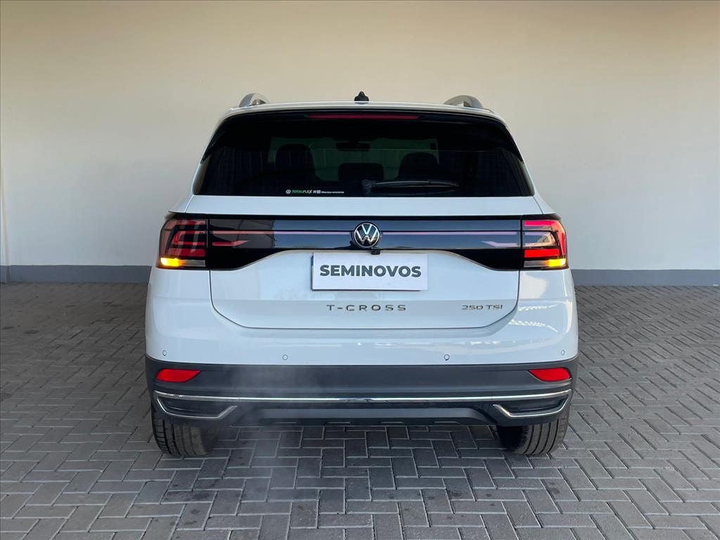 T-CROSS 1.4 250 TSI TOTAL FLEX HIGHLINE AUTOMÁTICO3