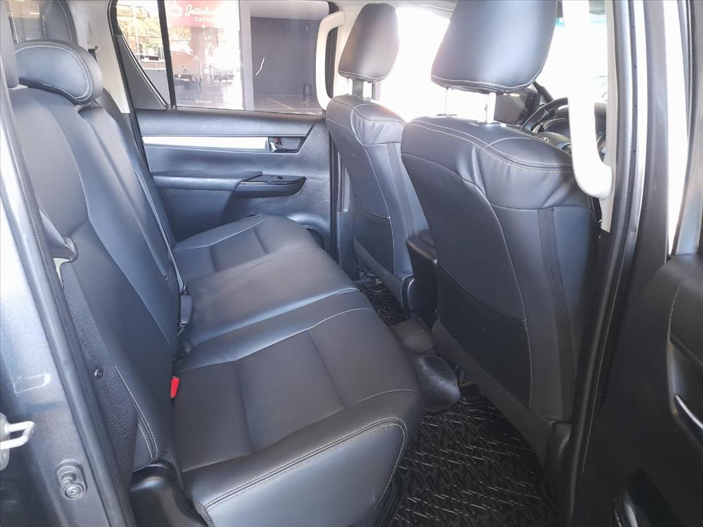 HILUX 2.8 D-4D TURBO DIESEL CD SR 4X4 AUTOMÁTICO12