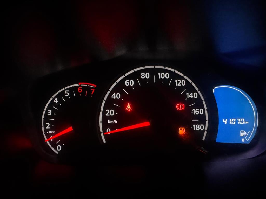 Renault-KWID-1.0 12V SCE FLEX OUTSIDER MANUAL