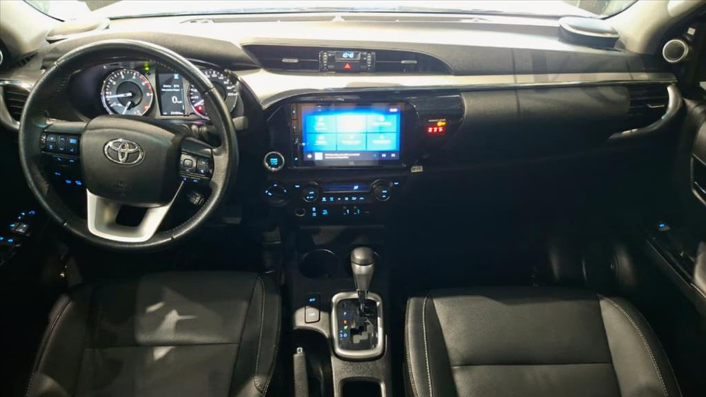 HILUX 2.8 D-4D TURBO DIESEL CD SRX PLUS 4X4 AUTOMÁTICO3