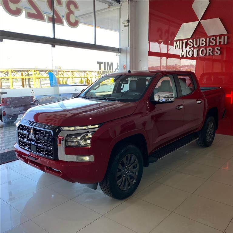 Mitsubishi-TRITON-2.4 BITURBO DIESEL CD HPE-S 4X4 AUTOMÁTICO