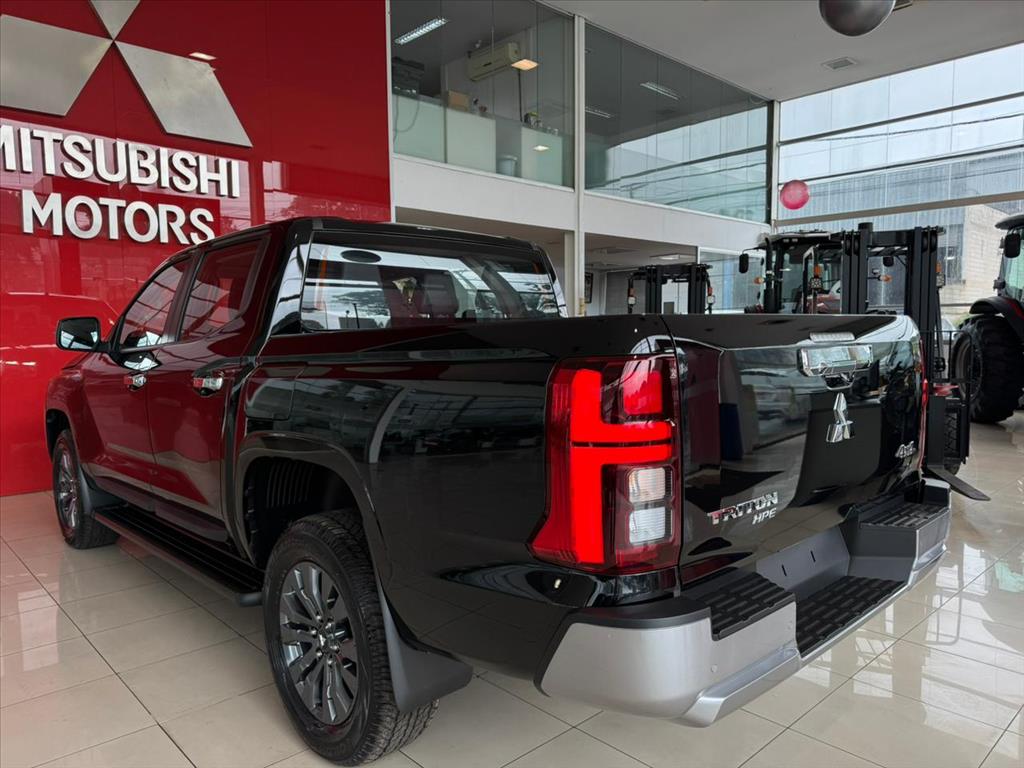 Mitsubishi-TRITON-2.4 BITURBO DIESEL CD HPE 4X4 AUTOMÁTICO
