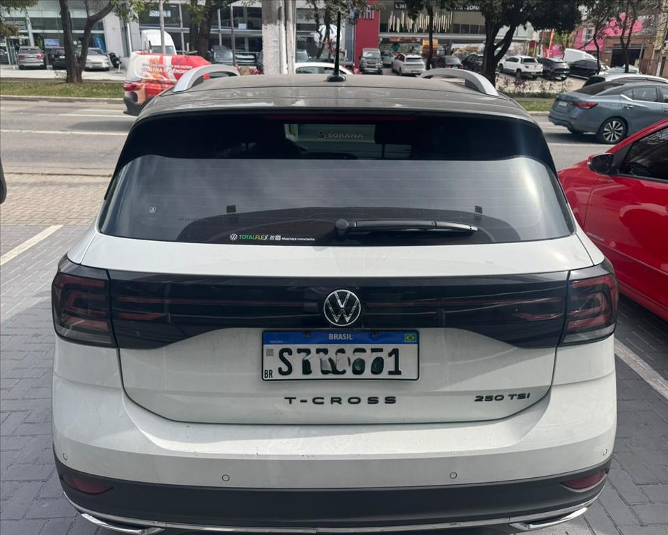 T-CROSS 1.4 250 TSI TOTAL FLEX HIGHLINE AUTOMÁTICO17