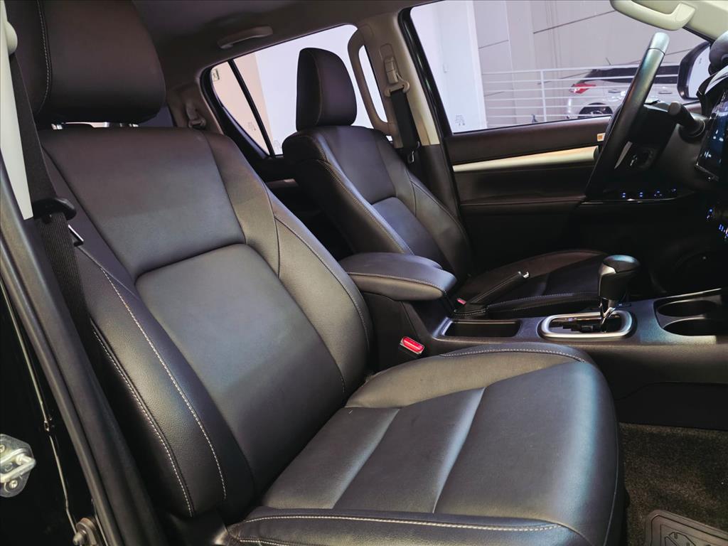 HILUX 2.8 D-4D TURBO DIESEL CD SRV 4X4 AUTOMÁTICO11