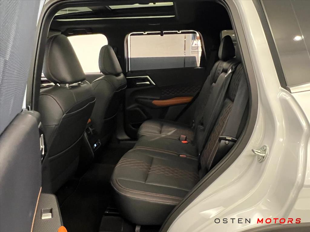 Mitsubishi-OUTLANDER-2.4 PHEV SIGNATURE S-AWC DHT