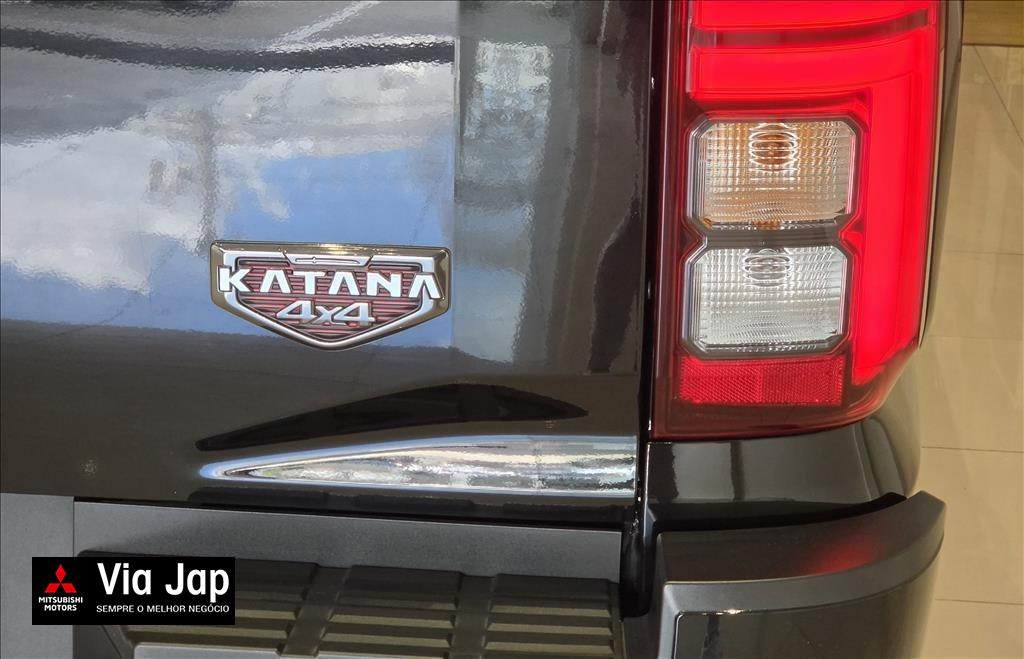 Mitsubishi-TRITON-2.4 BITURBO DIESEL CD KATANA 4X4 AUTOMÁTICO