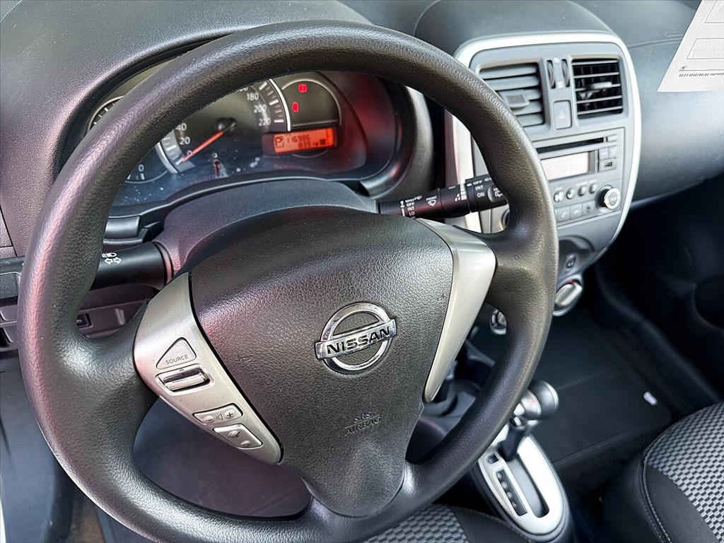 Nissan March - 1.6 SV 16V FLEXSTART 4P XTRONIC