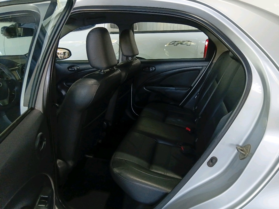 Toyota-ETIOS-1.5 PLATINUM SEDAN 16V FLEX 4P AUTOMÁTICO